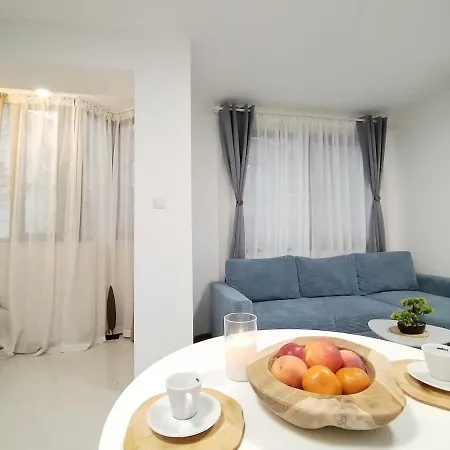 Sea Breeze Апартамент Бургас