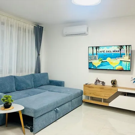 Sea Breeze Апартамент *