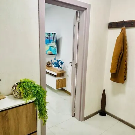 Sea Breeze Апартамент *